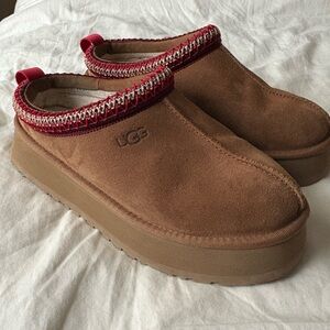 UGG TAZZ 
Size: 10